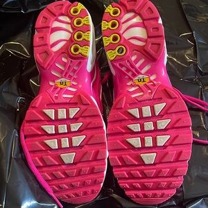 Pink Nike Airmax plus